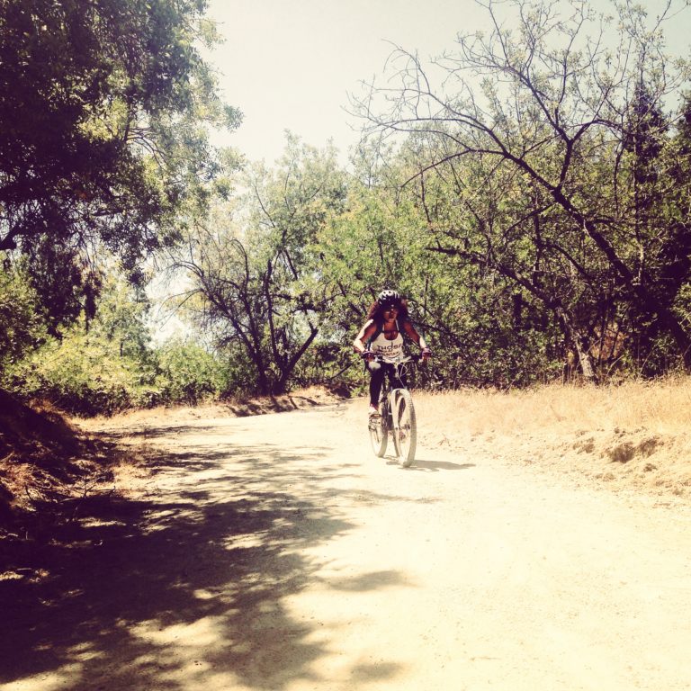 Mountain Biking, your beauty ally / El ciclismo de montaña, tu aliado de belleza